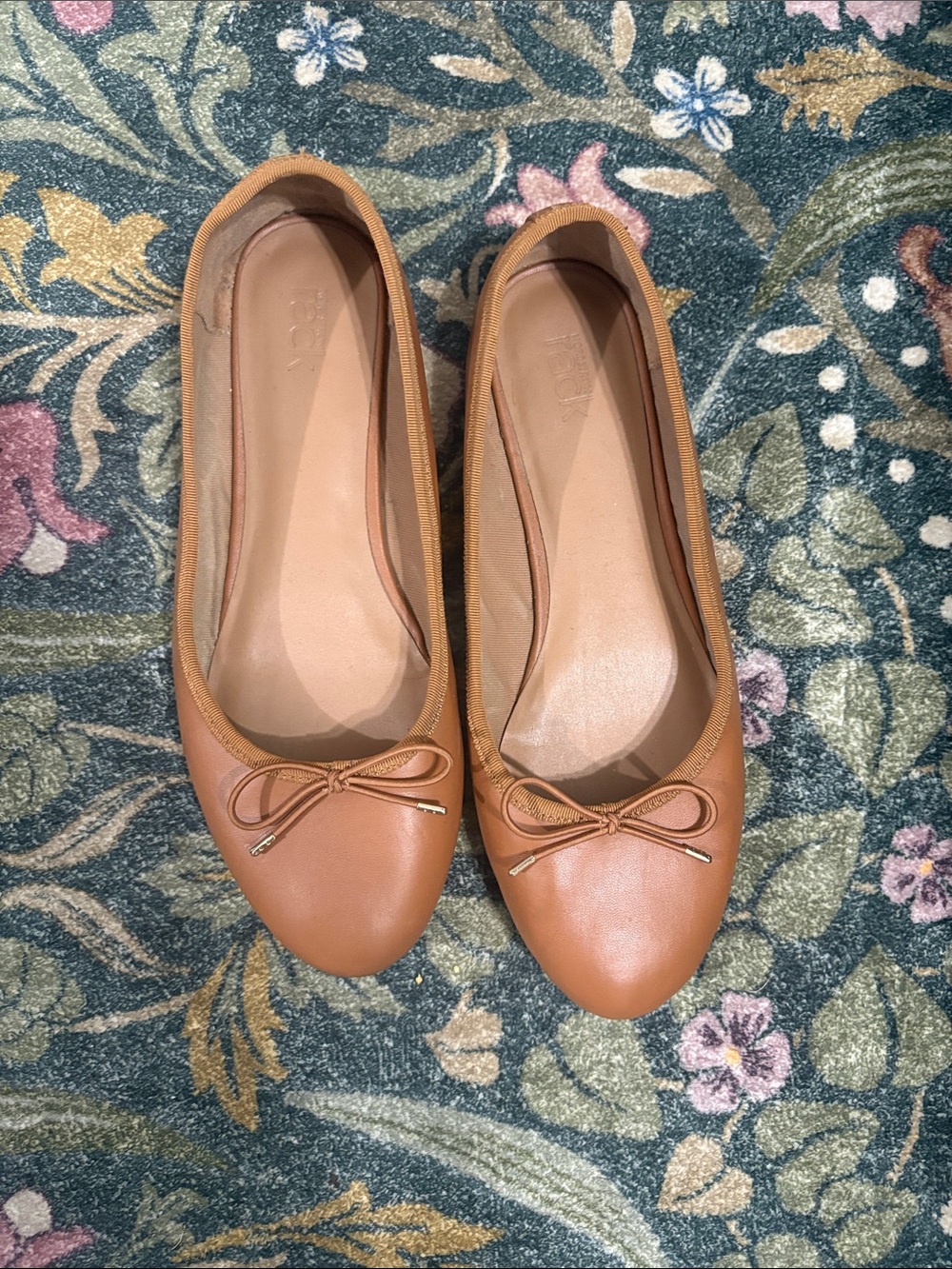 Women's Ballet Flats with Bow in Tan